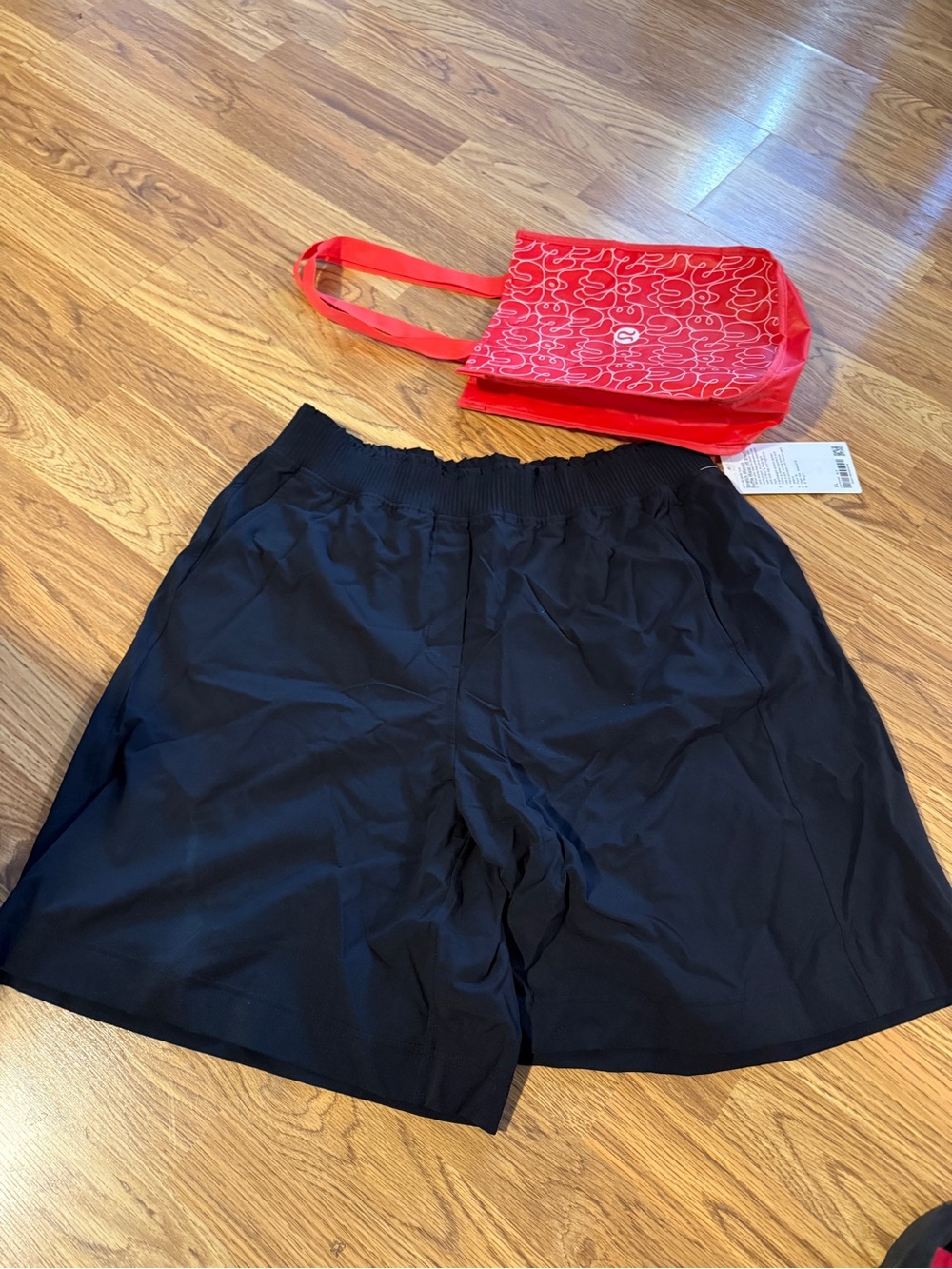 Stretch Woven Ruffle Waist HR Short 9”